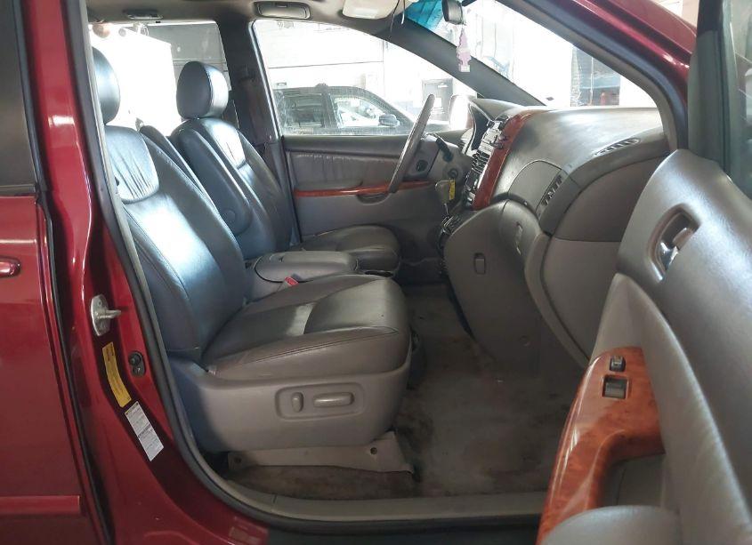 Photo 5 of 2008 Toyota Sienna XLE (VIN 5TDBK22C98S020651)