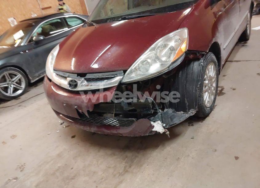 Photo 6 of 2007 Toyota Sienna XLE/XLE LIMITED (VIN 5TDBK22CX7S003372)