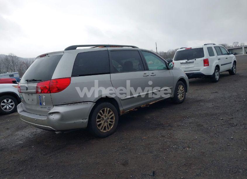 Photo 4 of 2007 Toyota Sienna XLE (VIN 5TDBK22CX7S007888)