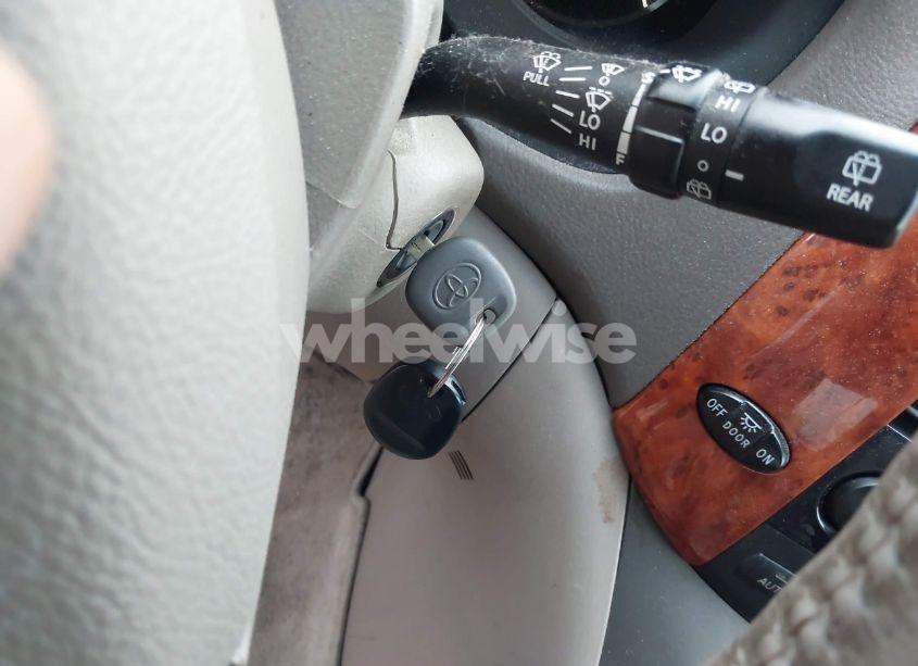 Photo 11 of 2007 Toyota Sienna XLE (VIN 5TDBK22CX7S008099)