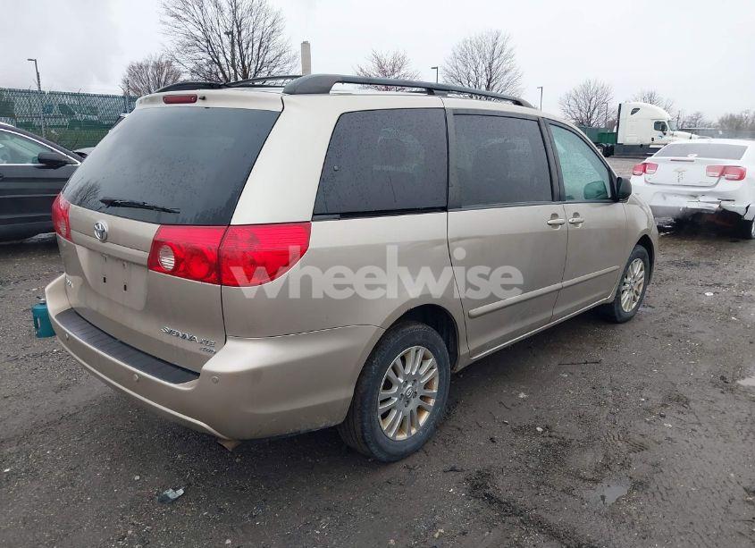 Photo 4 of 2007 Toyota Sienna XLE (VIN 5TDBK22CX7S008099)