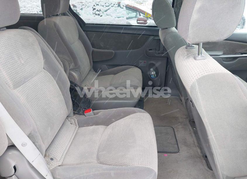 Photo 8 of 2009 Toyota Sienna LE (VIN 5TDBK23C09S025284)