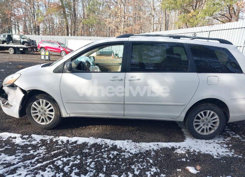 Photo 14 of 2008 Toyota Sienna LE (VIN 5TDBK23C28S012485)