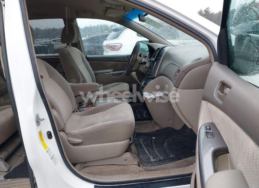 Photo 5 of 2009 Toyota Sienna LE (VIN 5TDBK23C29S025223)