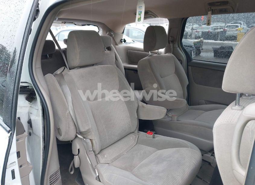 Photo 8 of 2009 Toyota Sienna LE (VIN 5TDBK23C29S025223)