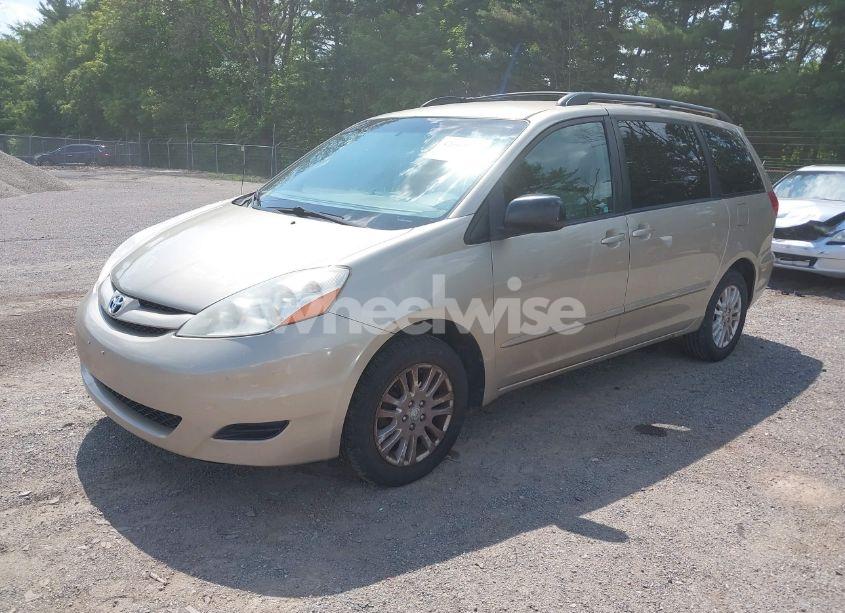 Photo 2 of 2009 Toyota Sienna LE (VIN 5TDBK23C29S027795)