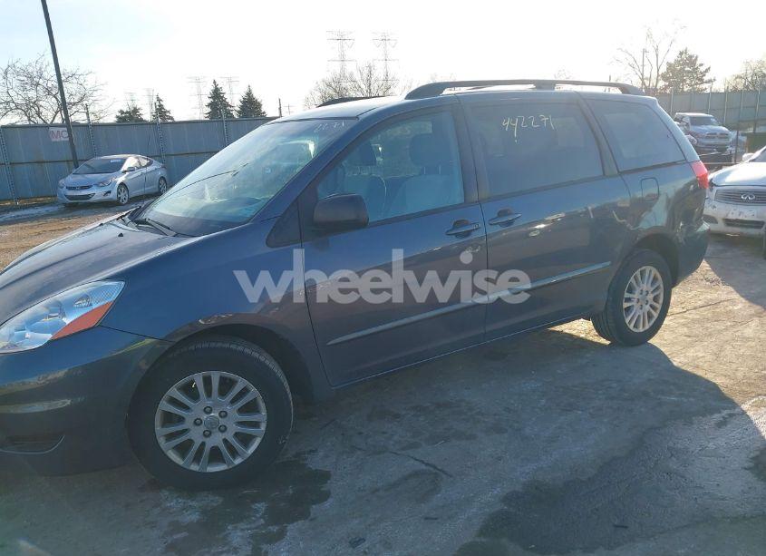 Photo 2 of 2008 Toyota Sienna LE (VIN 5TDBK23C48S020846)