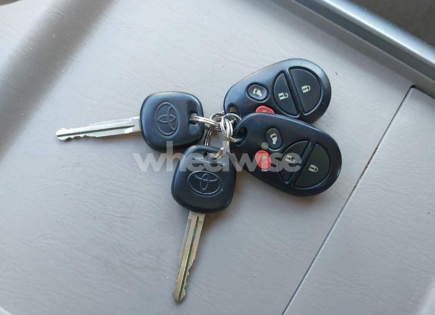 Photo 11 of 2008 Toyota Sienna LE (VIN 5TDBK23C58S014618)