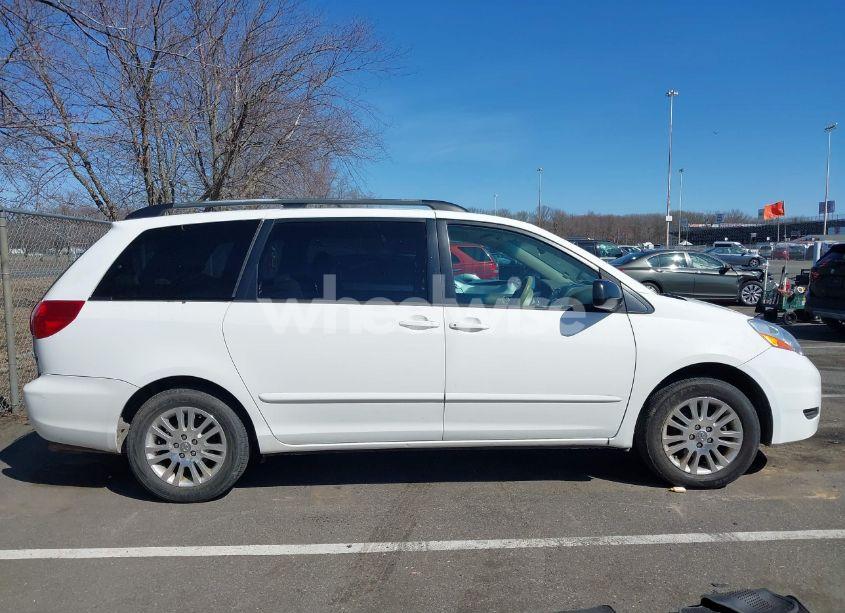 Photo 13 of 2007 Toyota Sienna LE (VIN 5TDBK23C67S006588)