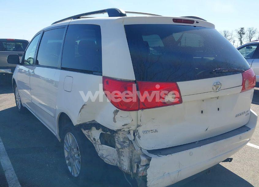 Photo 3 of 2007 Toyota Sienna LE (VIN 5TDBK23C67S006588)