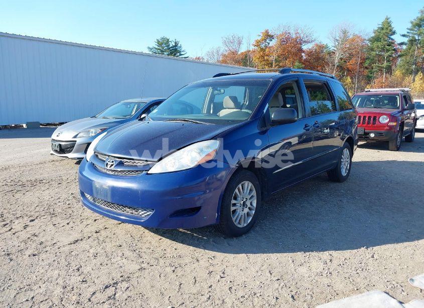 Photo 2 of 2007 Toyota Sienna LE (VIN 5TDBK23C77S007314)