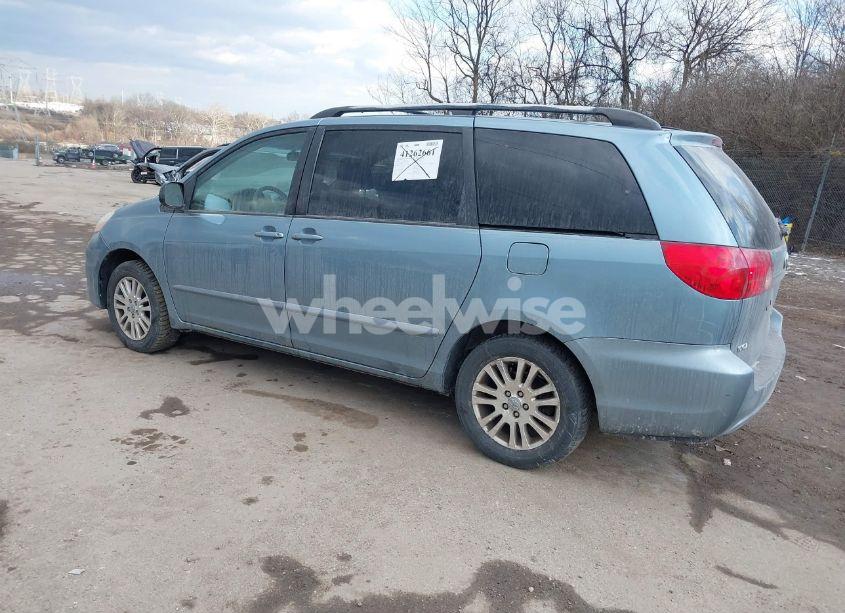 Photo 3 of 2008 Toyota Sienna LE (VIN 5TDBK23C98S015397)