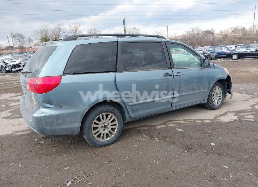 Photo 4 of 2008 Toyota Sienna LE (VIN 5TDBK23C98S015397)