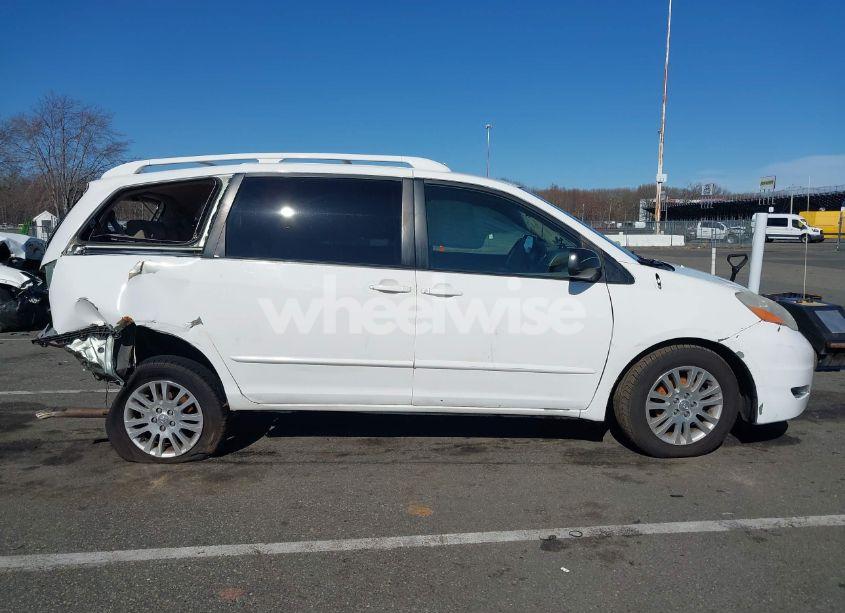 Photo 13 of 2007 Toyota Sienna LE (VIN 5TDBK23CX7S002687)