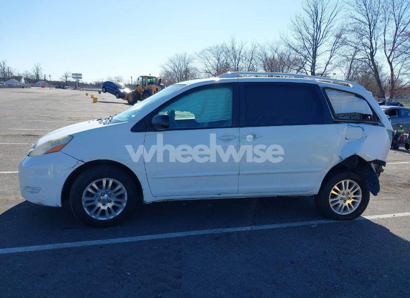 Photo 14 of 2007 Toyota Sienna LE (VIN 5TDBK23CX7S002687)