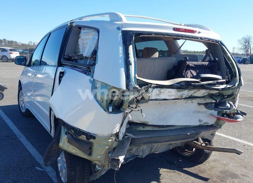 Photo 3 of 2007 Toyota Sienna LE (VIN 5TDBK23CX7S002687)