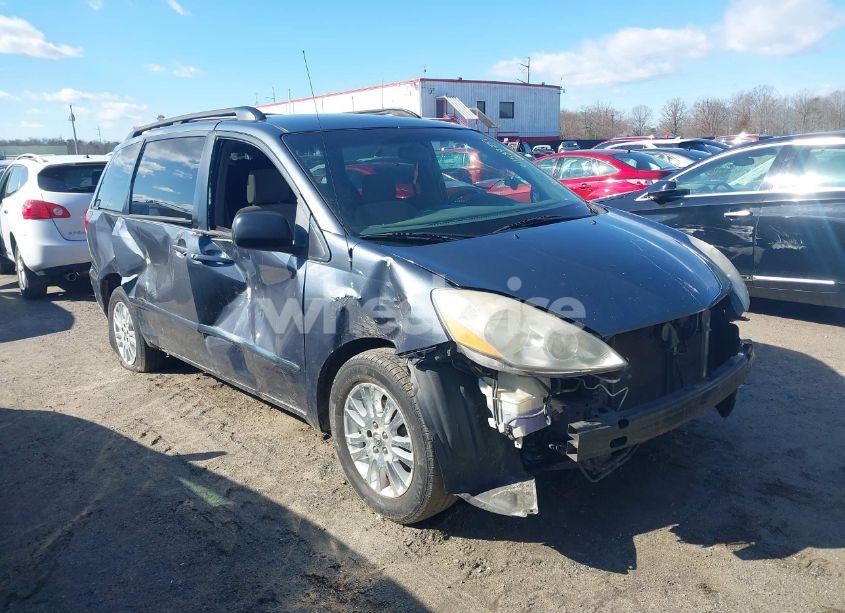 2008 Toyota Sienna LE (VIN 5TDBK23CX8S015134) main photo