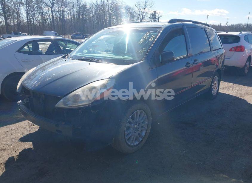 Photo 2 of 2008 Toyota Sienna LE (VIN 5TDBK23CX8S015134)