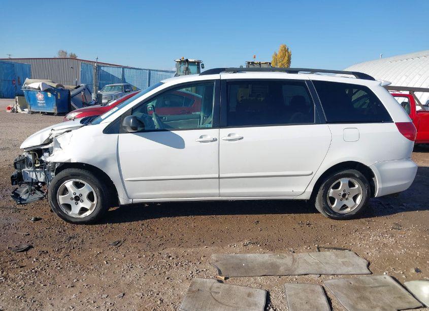 Photo 15 of 2008 Toyota Sienna LE (VIN 5TDBK23CX8S016994)