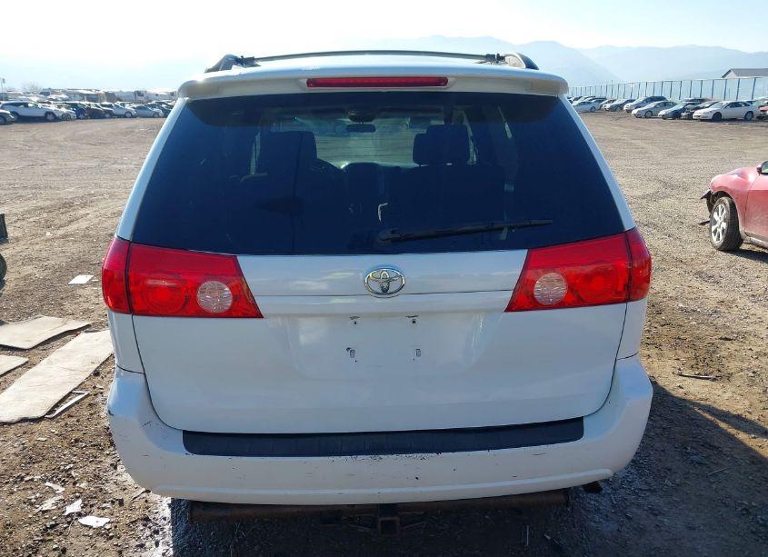 Photo 17 of 2008 Toyota Sienna LE (VIN 5TDBK23CX8S016994)