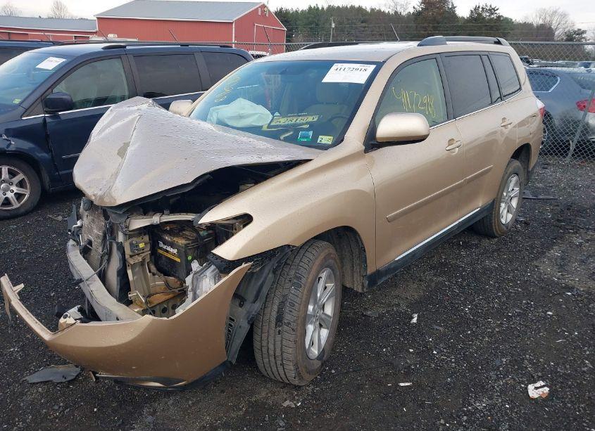 Photo 2 of 2011 Toyota Highlander SE (VIN 5TDBK3EH0BS057950)