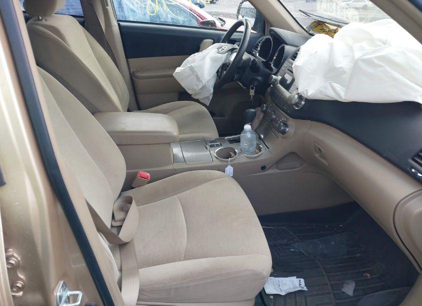 Photo 5 of 2011 Toyota Highlander SE (VIN 5TDBK3EH0BS057950)