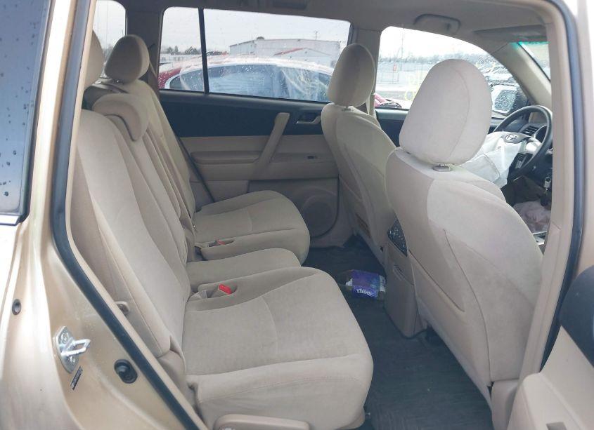 Photo 8 of 2011 Toyota Highlander SE (VIN 5TDBK3EH0BS057950)