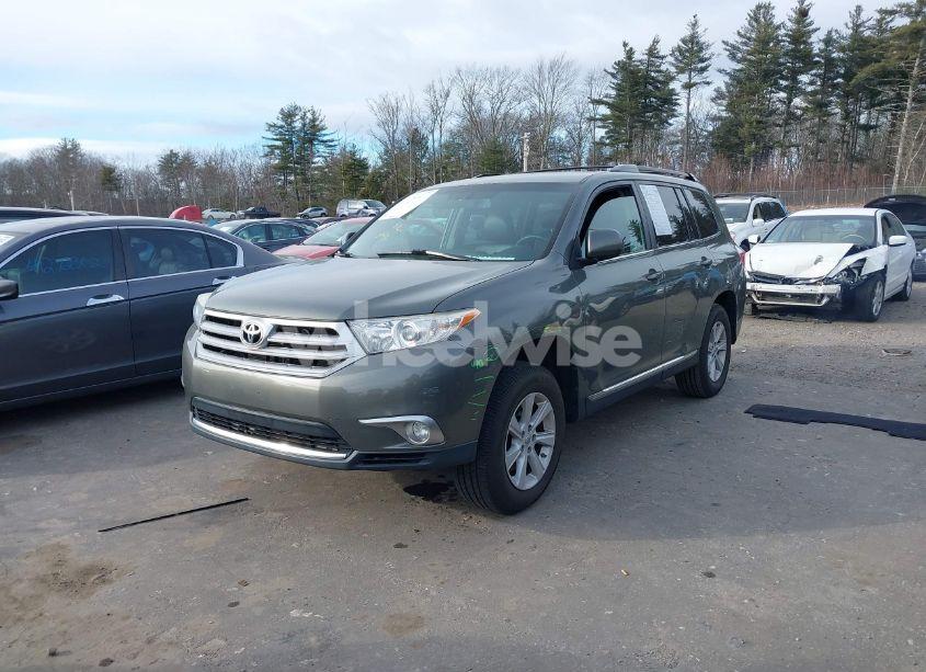 Photo 2 of 2011 Toyota Highlander SE V6 (VIN 5TDBK3EH0BS065899)