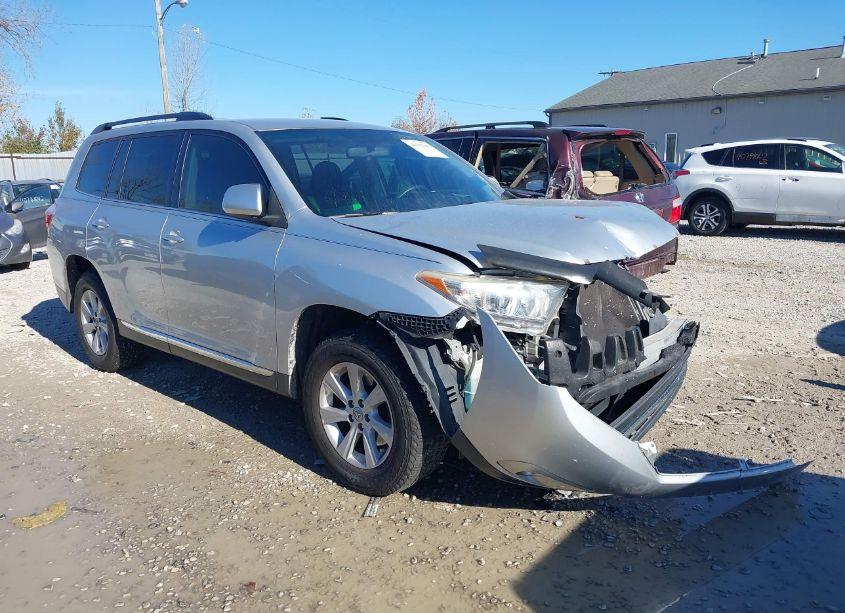 2012 Toyota Highlander SE (VIN 5TDBK3EH0CS108476) main photo