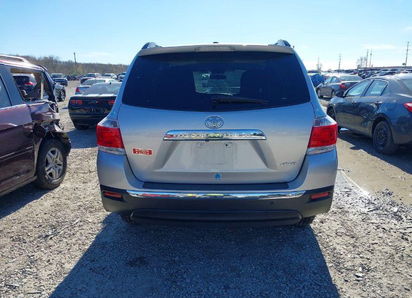 Photo 16 of 2012 Toyota Highlander SE (VIN 5TDBK3EH0CS108476)