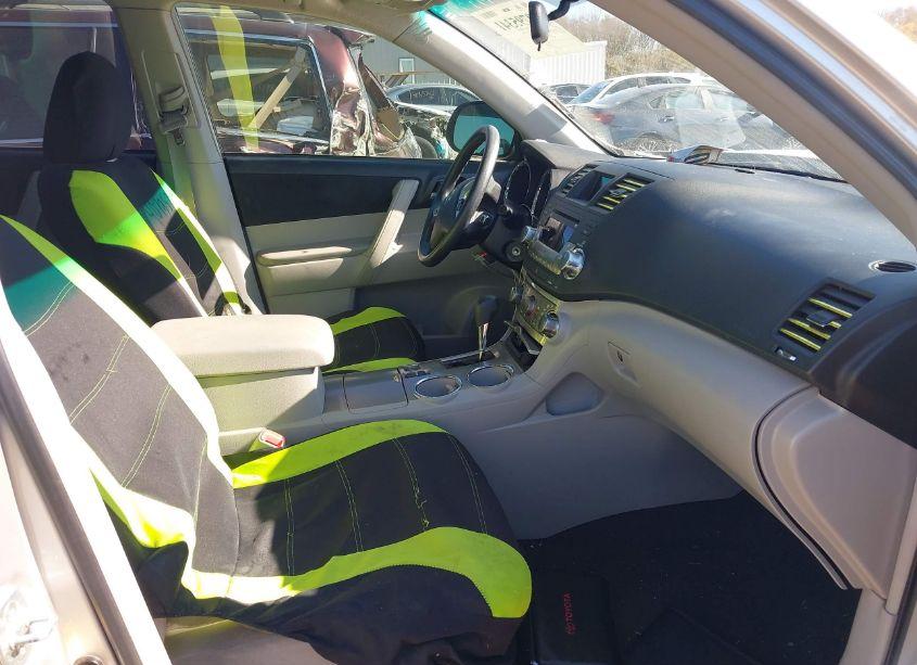 Photo 5 of 2012 Toyota Highlander SE (VIN 5TDBK3EH0CS108476)