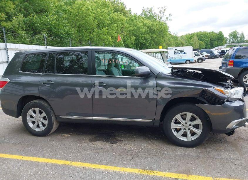Photo 13 of 2012 Toyota Highlander BASE V6/SE V6 (VIN 5TDBK3EH0CS122703)