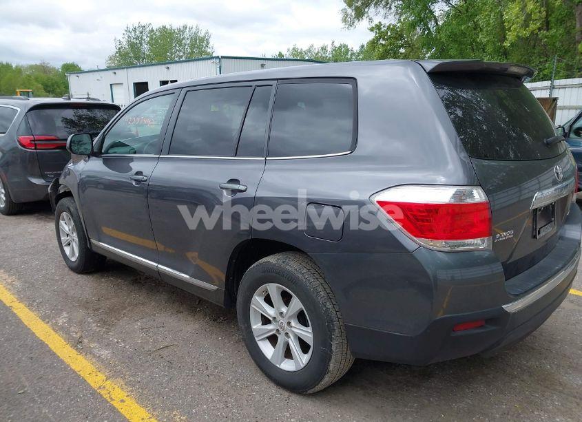 Photo 3 of 2012 Toyota Highlander BASE V6/SE V6 (VIN 5TDBK3EH0CS122703)