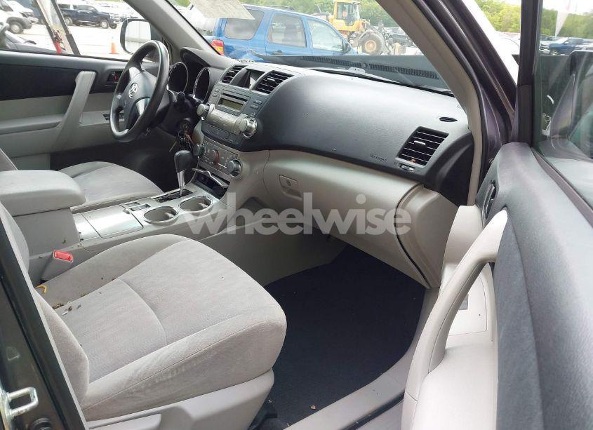 Photo 5 of 2012 Toyota Highlander BASE V6/SE V6 (VIN 5TDBK3EH0CS122703)