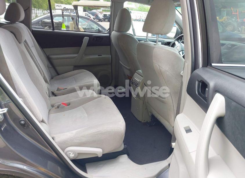 Photo 8 of 2012 Toyota Highlander BASE V6/SE V6 (VIN 5TDBK3EH0CS122703)