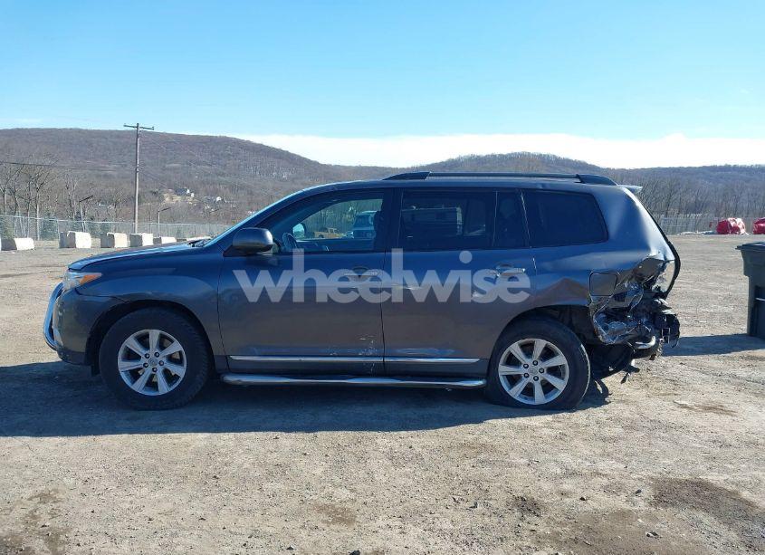 Photo 14 of 2012 Toyota Highlander SE V6 (VIN 5TDBK3EH0CS161940)