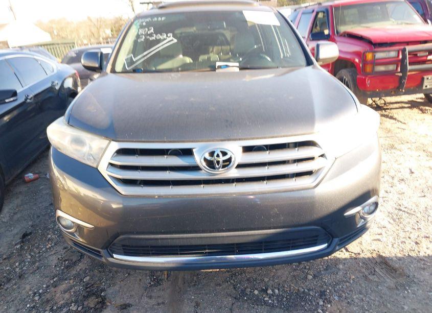 Photo 13 of 2013 Toyota Highlander SE V6 (VIN 5TDBK3EH0DS200429)