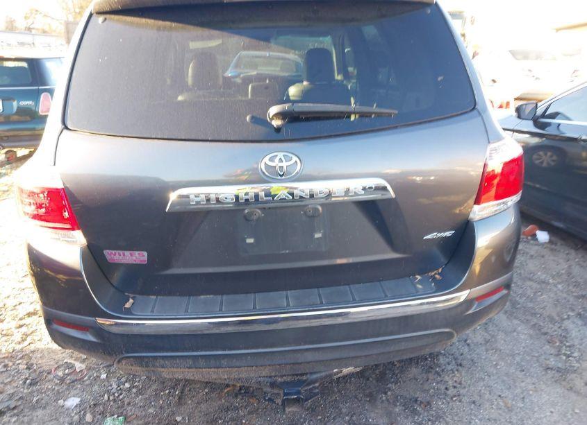 Photo 17 of 2013 Toyota Highlander SE V6 (VIN 5TDBK3EH0DS200429)