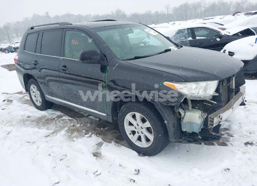 2013 Toyota Highlander BASE PLUS V6 (VIN 5TDBK3EH0DS227422) main photo