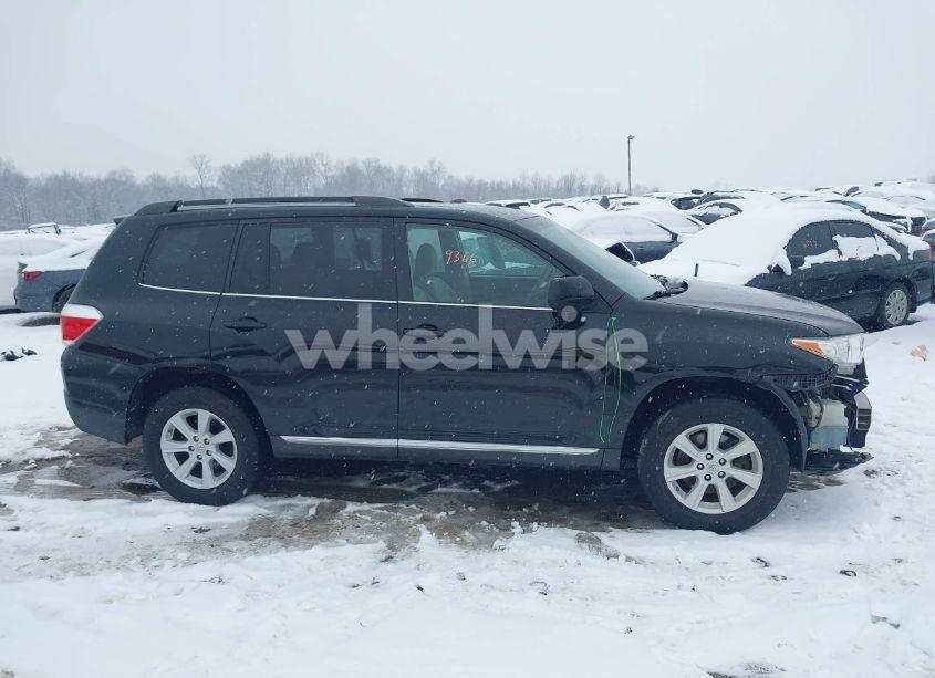 Photo 13 of 2013 Toyota Highlander BASE PLUS V6 (VIN 5TDBK3EH0DS227422)