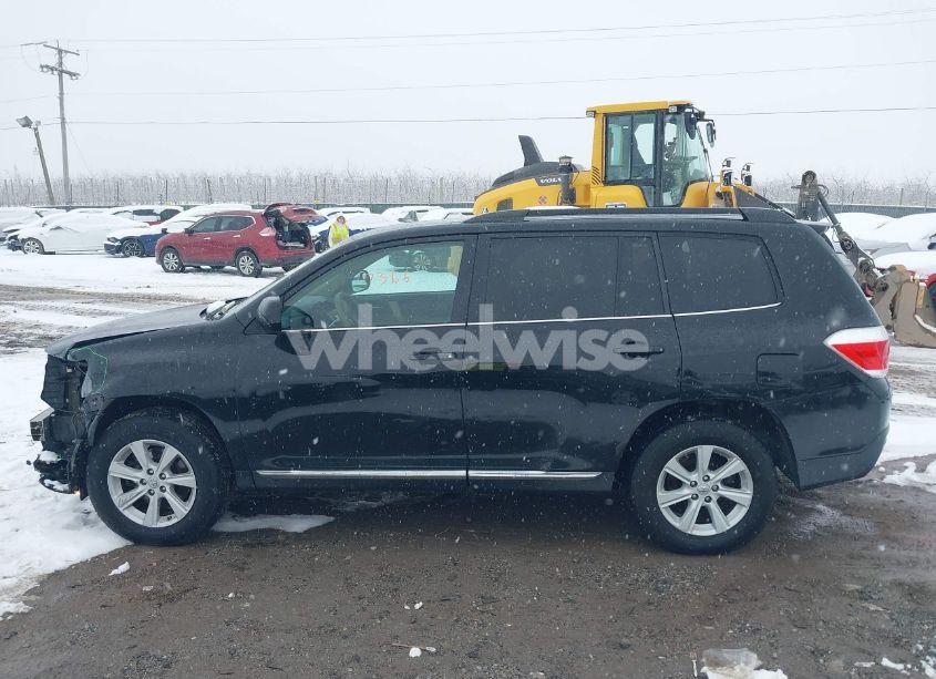 Photo 14 of 2013 Toyota Highlander BASE PLUS V6 (VIN 5TDBK3EH0DS227422)