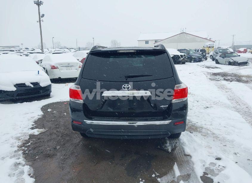 Photo 16 of 2013 Toyota Highlander BASE PLUS V6 (VIN 5TDBK3EH0DS227422)