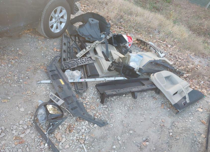 Photo 12 of 2013 Toyota Highlander BASE PLUS V6 (VIN 5TDBK3EH0DS237903)