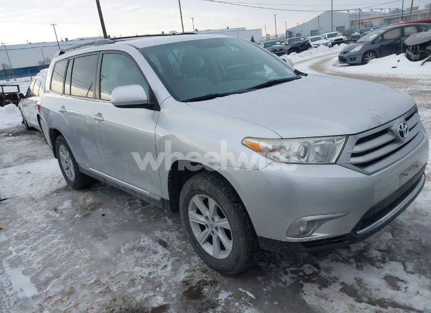 2013 Toyota Highlander BASE PLUS V6 (VIN 5TDBK3EH0DS255530) main photo