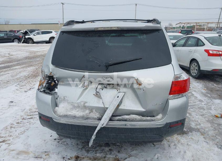 Photo 16 of 2013 Toyota Highlander BASE PLUS V6 (VIN 5TDBK3EH0DS255530)