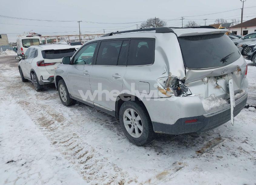 Photo 3 of 2013 Toyota Highlander BASE PLUS V6 (VIN 5TDBK3EH0DS255530)