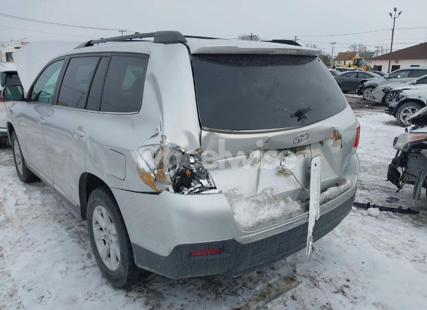 Photo 6 of 2013 Toyota Highlander BASE PLUS V6 (VIN 5TDBK3EH0DS255530)