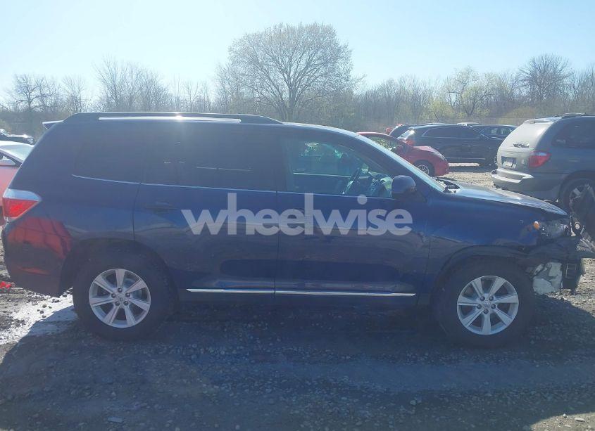 Photo 13 of 2013 Toyota Highlander SE V6 (VIN 5TDBK3EH0DS263384)