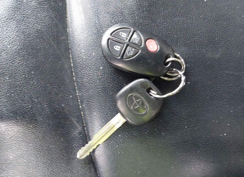 Photo 11 of 2013 Toyota Highlander SE V6 (VIN 5TDBK3EH0DS272912)