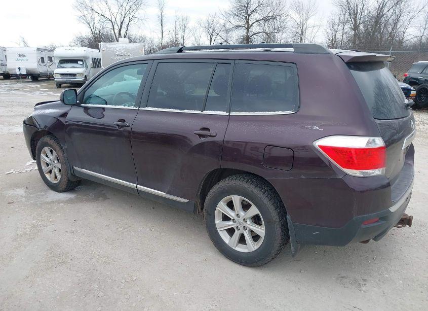 Photo 3 of 2013 Toyota Highlander SE V6 (VIN 5TDBK3EH0DS272912)